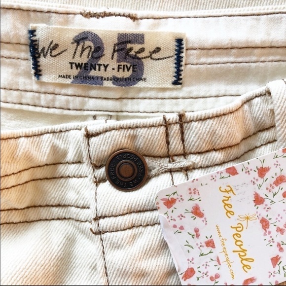 FREE PEOPLE NWT We The Free Frayed Button Fly Jean Shorts Size 25 in Natural - Picture 12 of 15